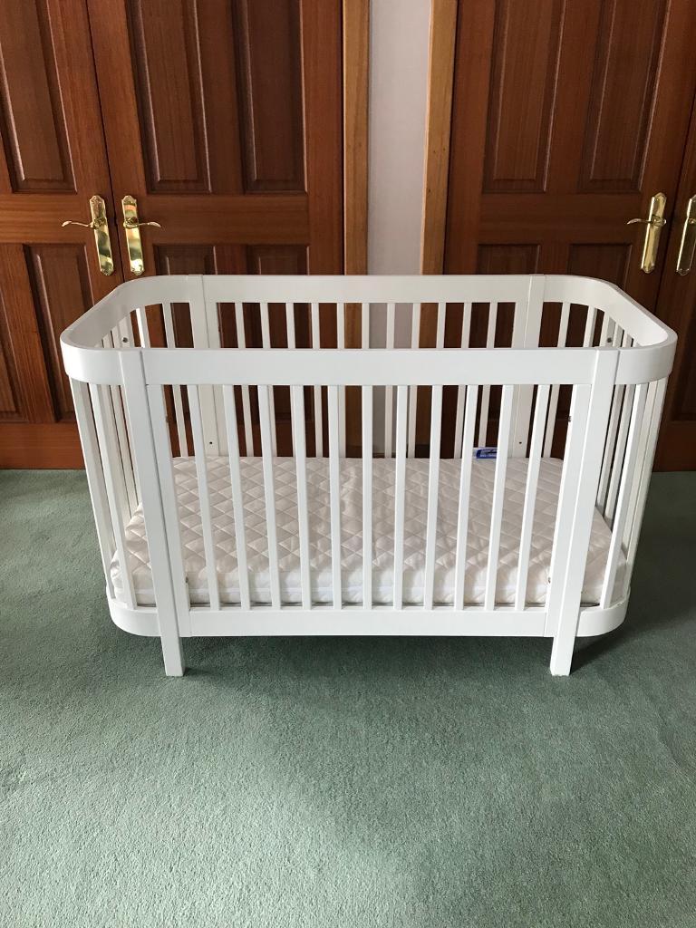 curved cot bed